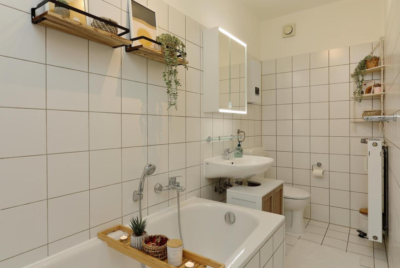 *City, Naehe Hbf, Kingsizebetten, Fitnessecke* Дуйсбург Экстерьер фото